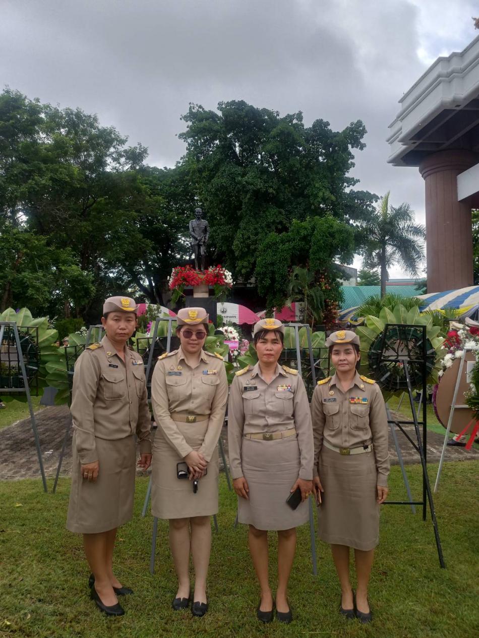 ร่วมกิจกรรมพิธีวางพวงมาลาสักการะอนุสาวรีย์พระยาประจันตประเทศธานี